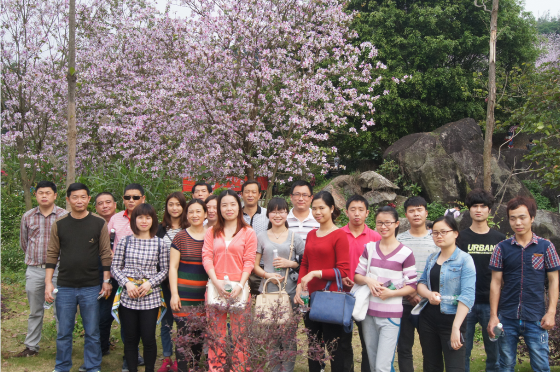 莊杰化工天麓湖生態(tài)公園一日游——禾雀花開，氣象萬(wàn)新